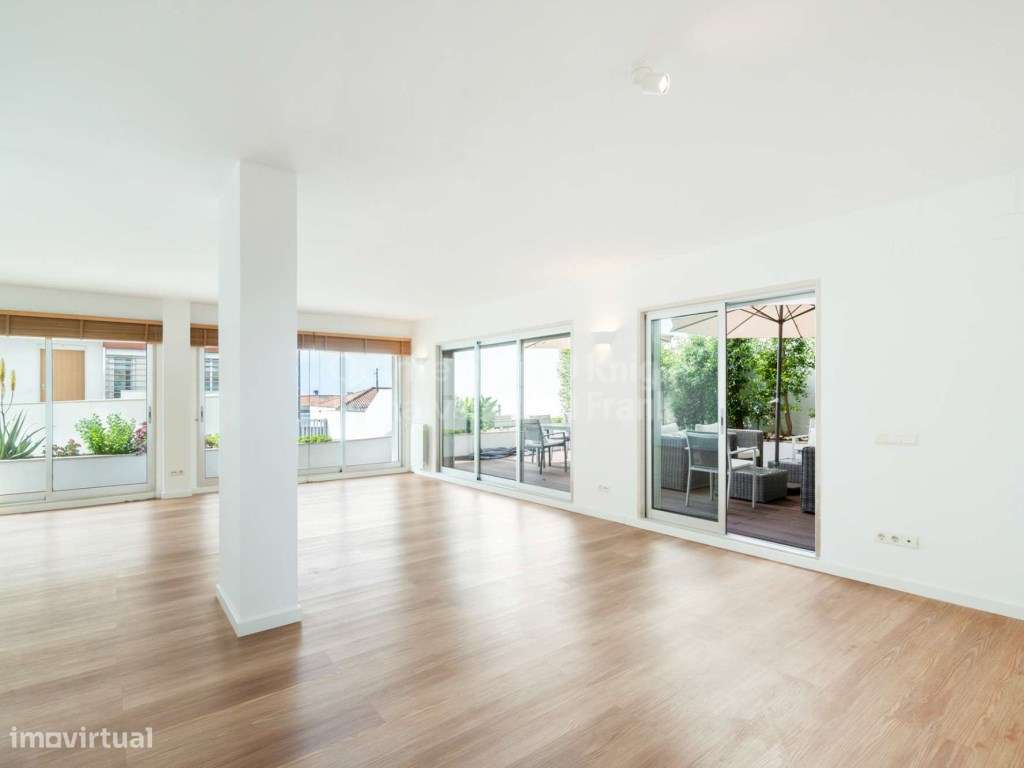 Apartamento T3 duplex para arrendamento no Alto de Santa Catarina - Grande imagem: 4/26