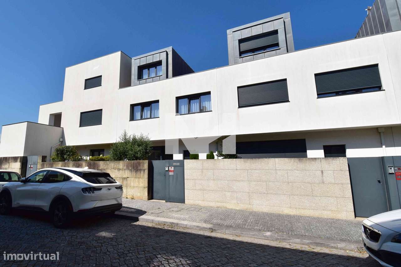 Moradia T4 Contemporânea | 4 Suites | C/ Piscina-44