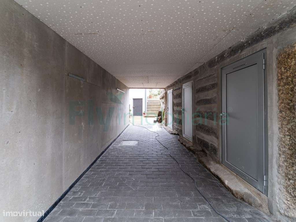 Moradia Bifamiliar T2 + T1 Totalmente Renovada - Tagilde, Vizela - Grande imagem: 5/16