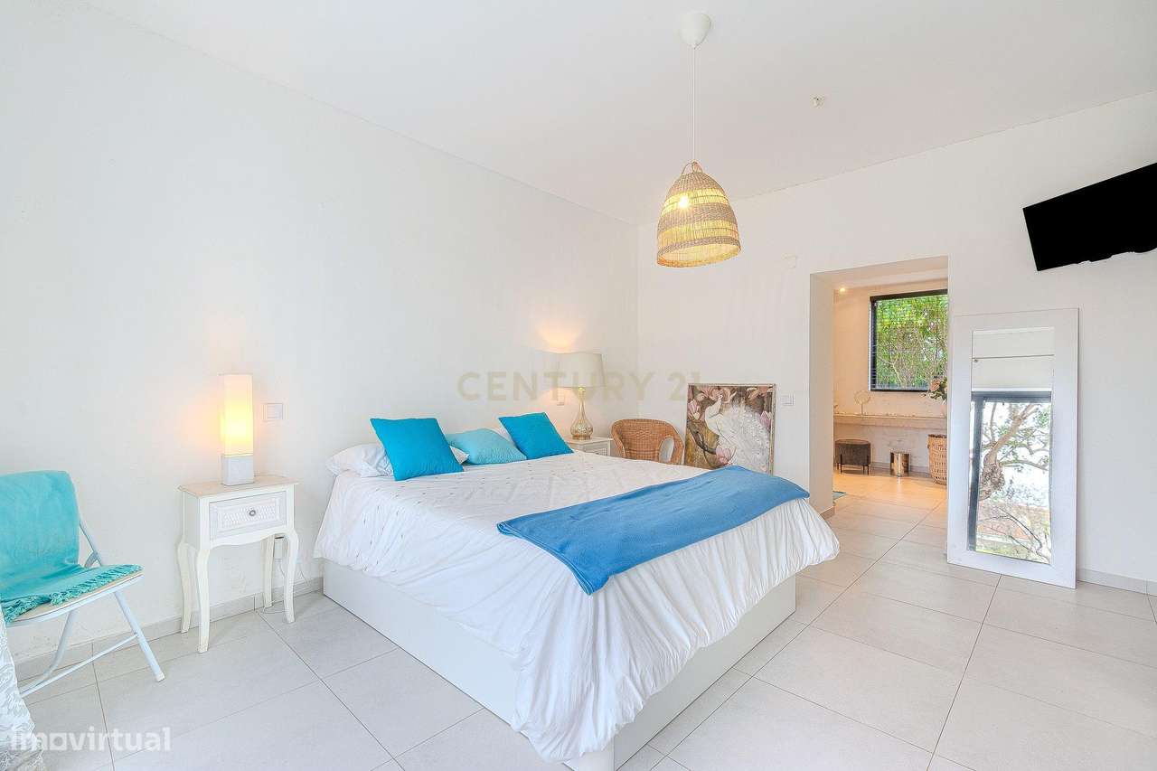 Moradia Renovada com Piscina em Quelfes, Olhão-17