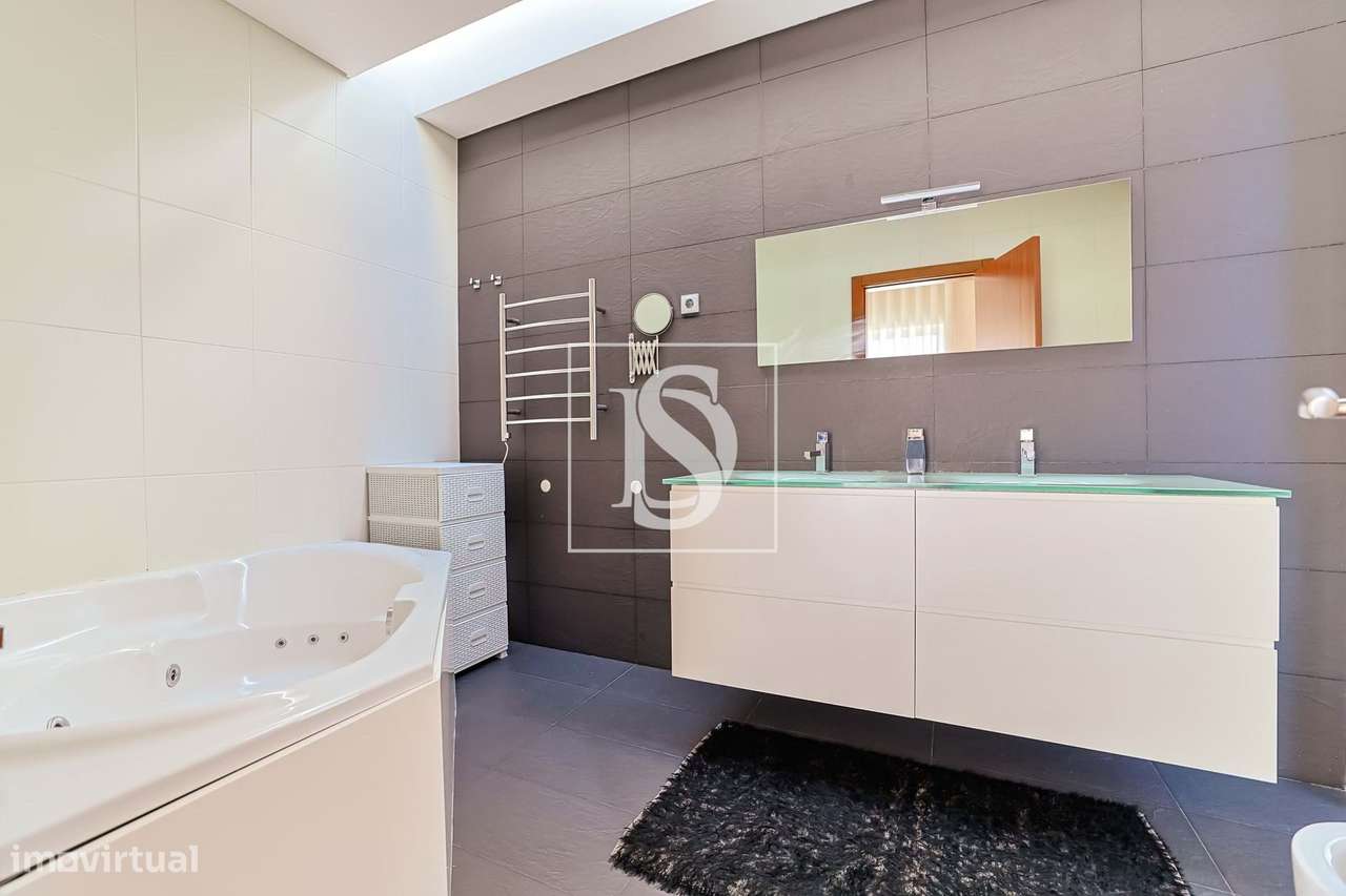 Moradia Isolada com PISCINA, em Tamel (São Verissimo)!-42