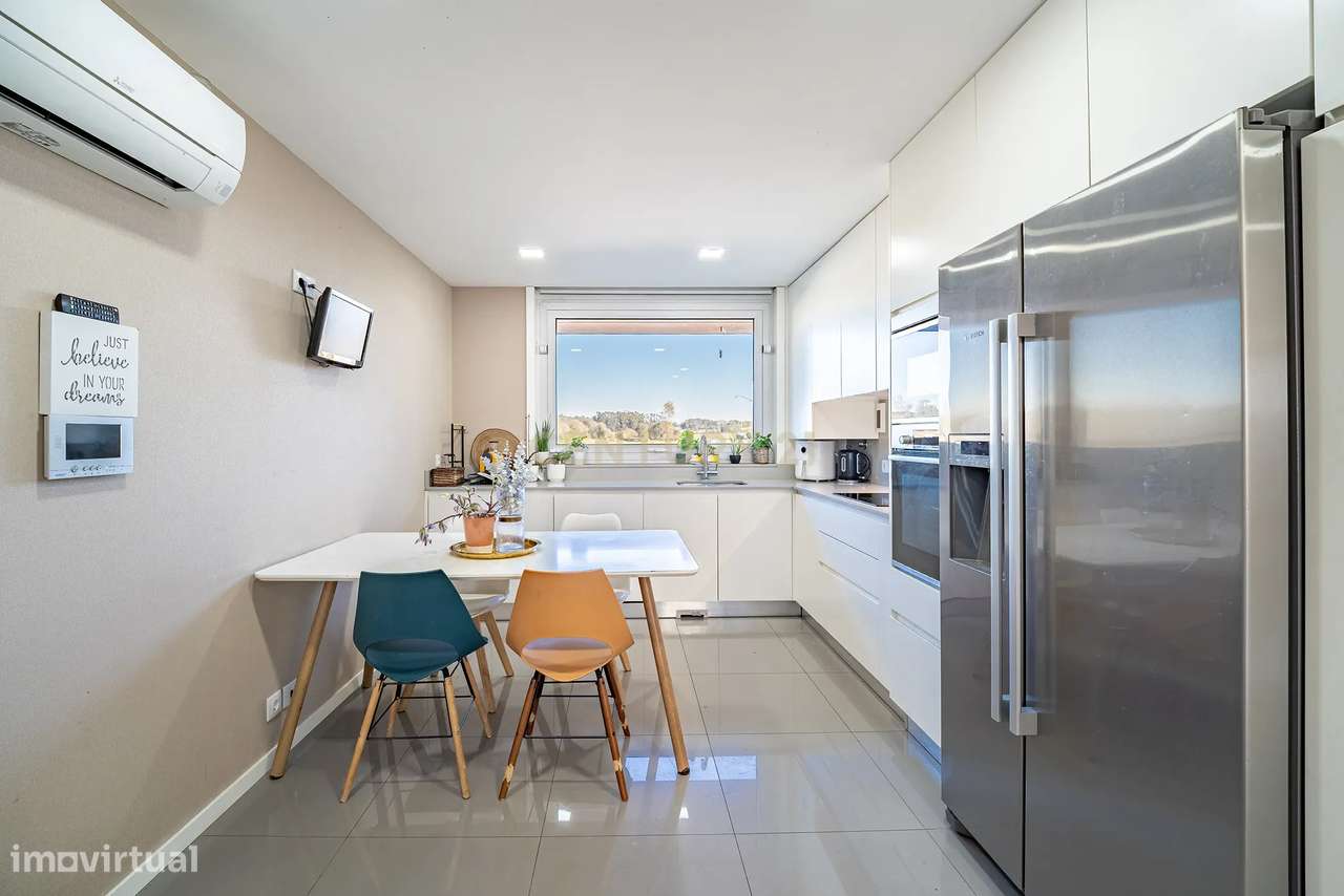 MORADIA T4 EM CONDOMÍNIO PRIVADO COM PISCINA EM APÚLIA – BRAGA - Grande imagem: 5/60