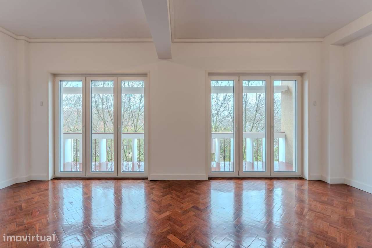 Apartamento T3 com varanda, Campo Pequeno, Lisboa - Grande imagem: 2/19