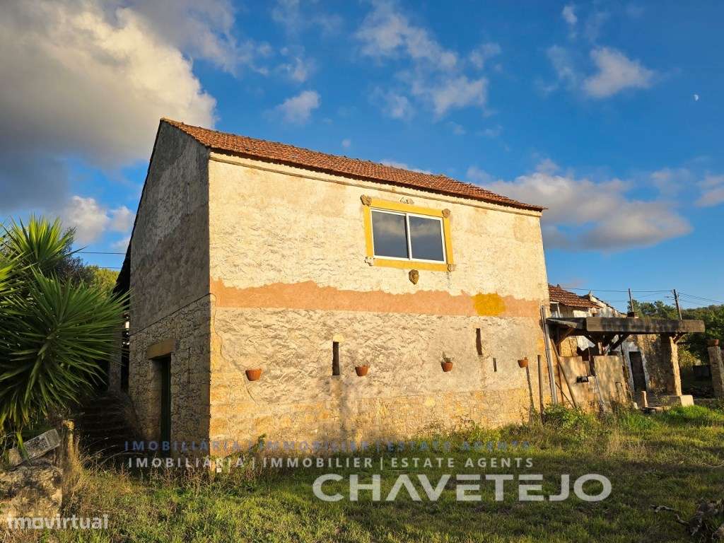 Quintinha com casa de campo em pedra para remodelar perto de bons a... - Grande imagem: 4/49