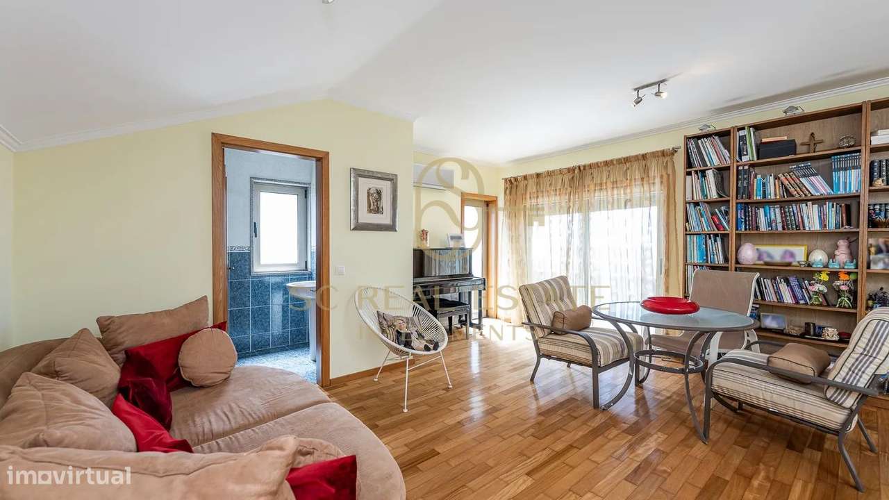 Moradia T4 com Piscina, 3 frentes, 300 mts Praia, São Félix Marinha-25