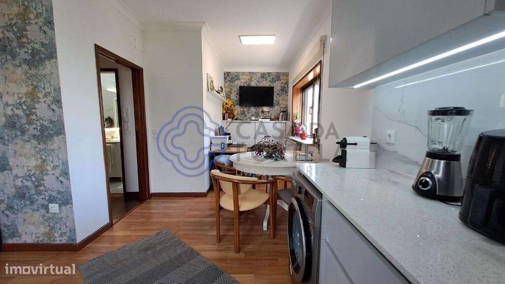 Moradia T4 de 4 pisos no Alto de Valongo - Grande imagem: 5/53