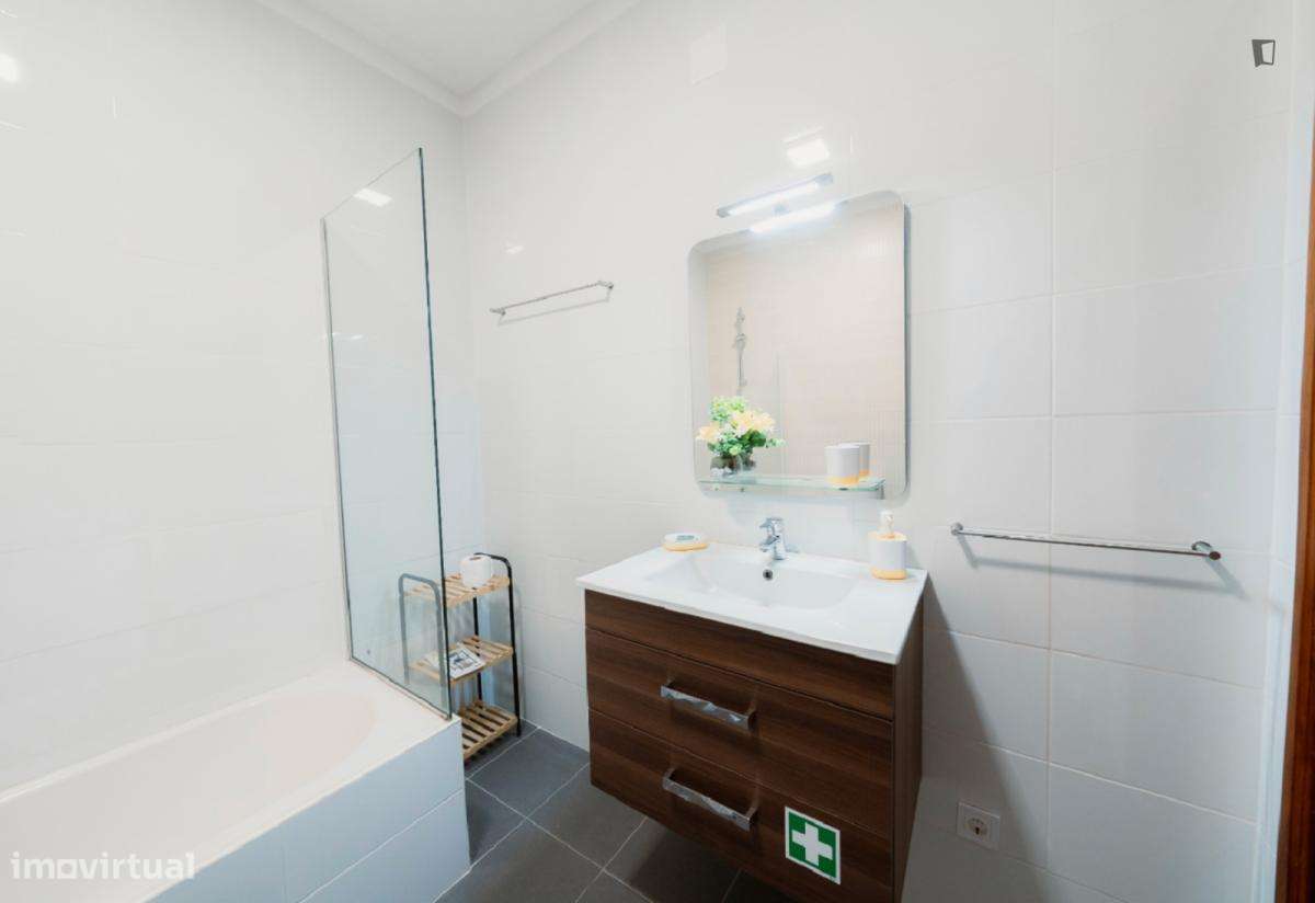 Quarto - localizado em Vila nova de gaia - Grande imagem: 3/7