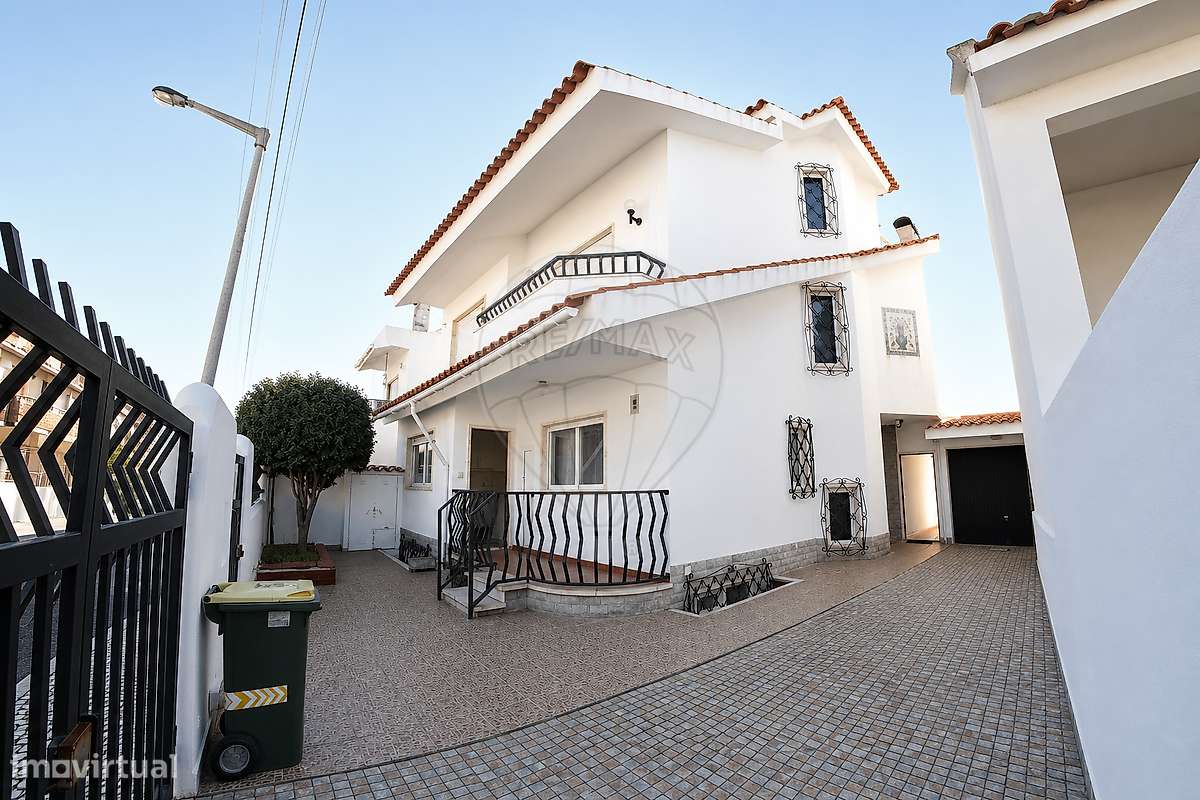 Moradia T5 para venda-8