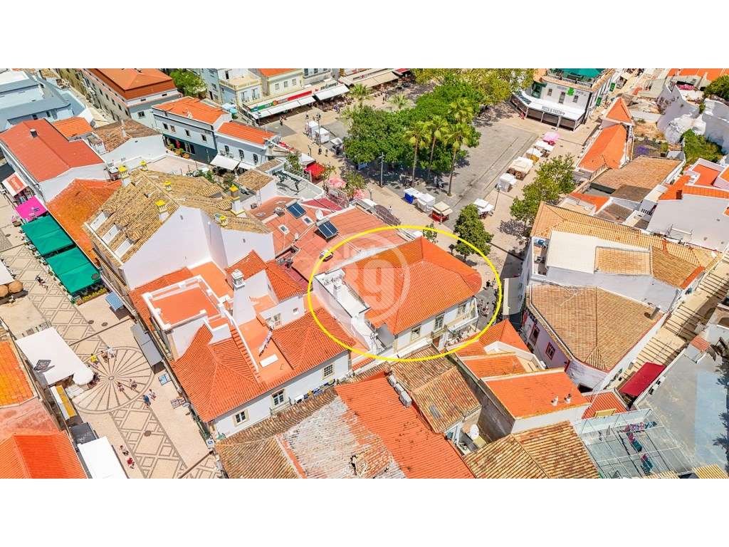 Andar Renovado com 4 Quartos | Zona Histórica a 140 m da Praia | Al...-34
