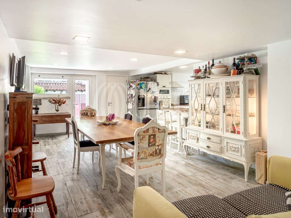 Moradia T4 com garagem e piscina, em Barcarena, Oeiras-6