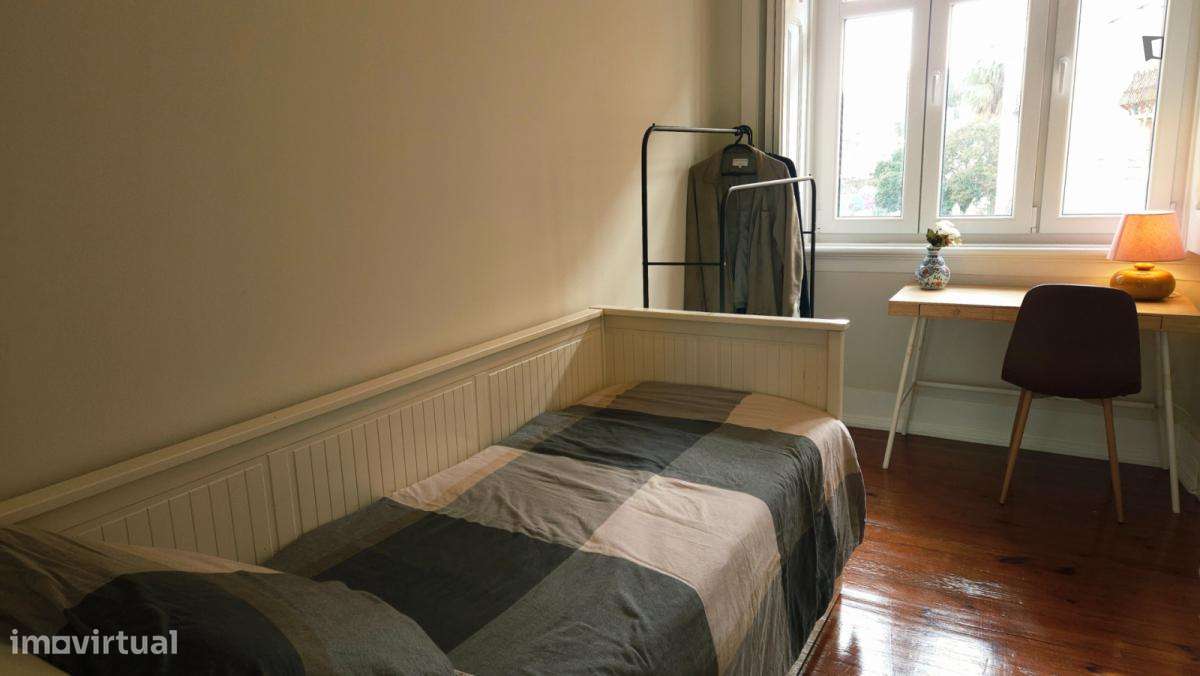 Quarto - localizado em Graça Lisbon - Grande imagem: 4/9