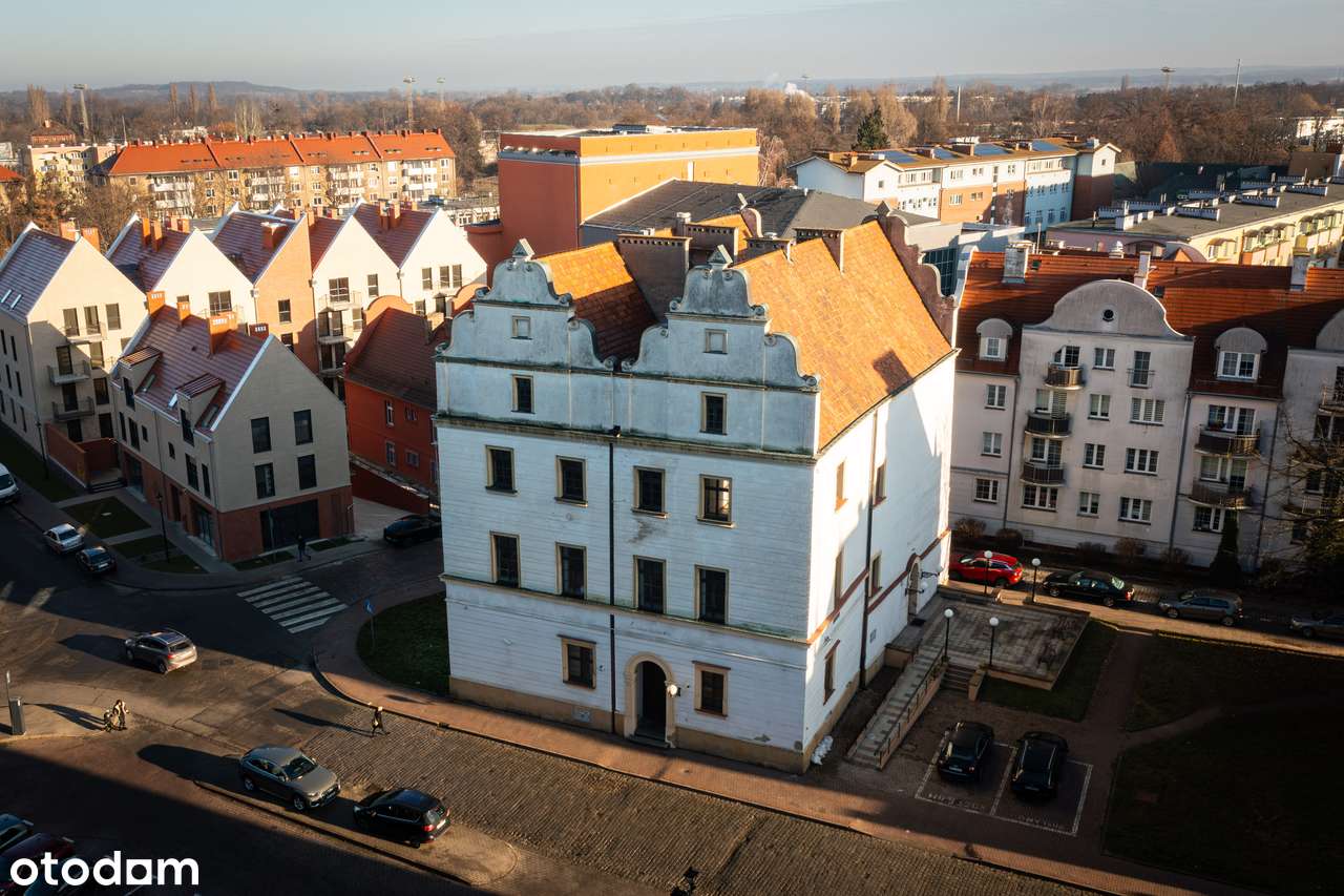 Zabytkowa kamienica w centrum Nysy-dawna Kanonia-0