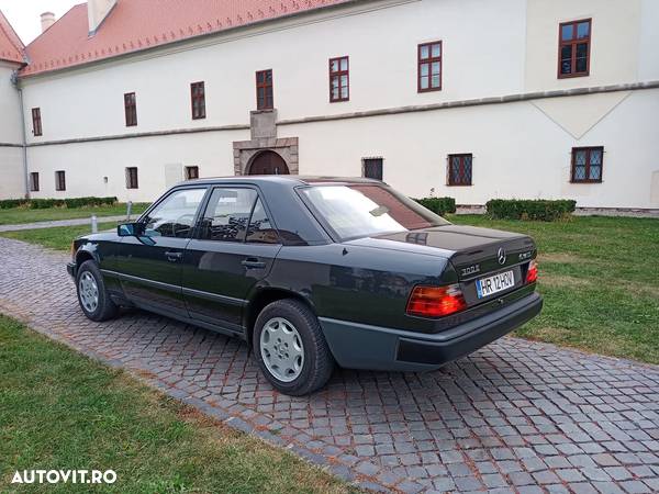 Mercedes-Benz W124 - 4