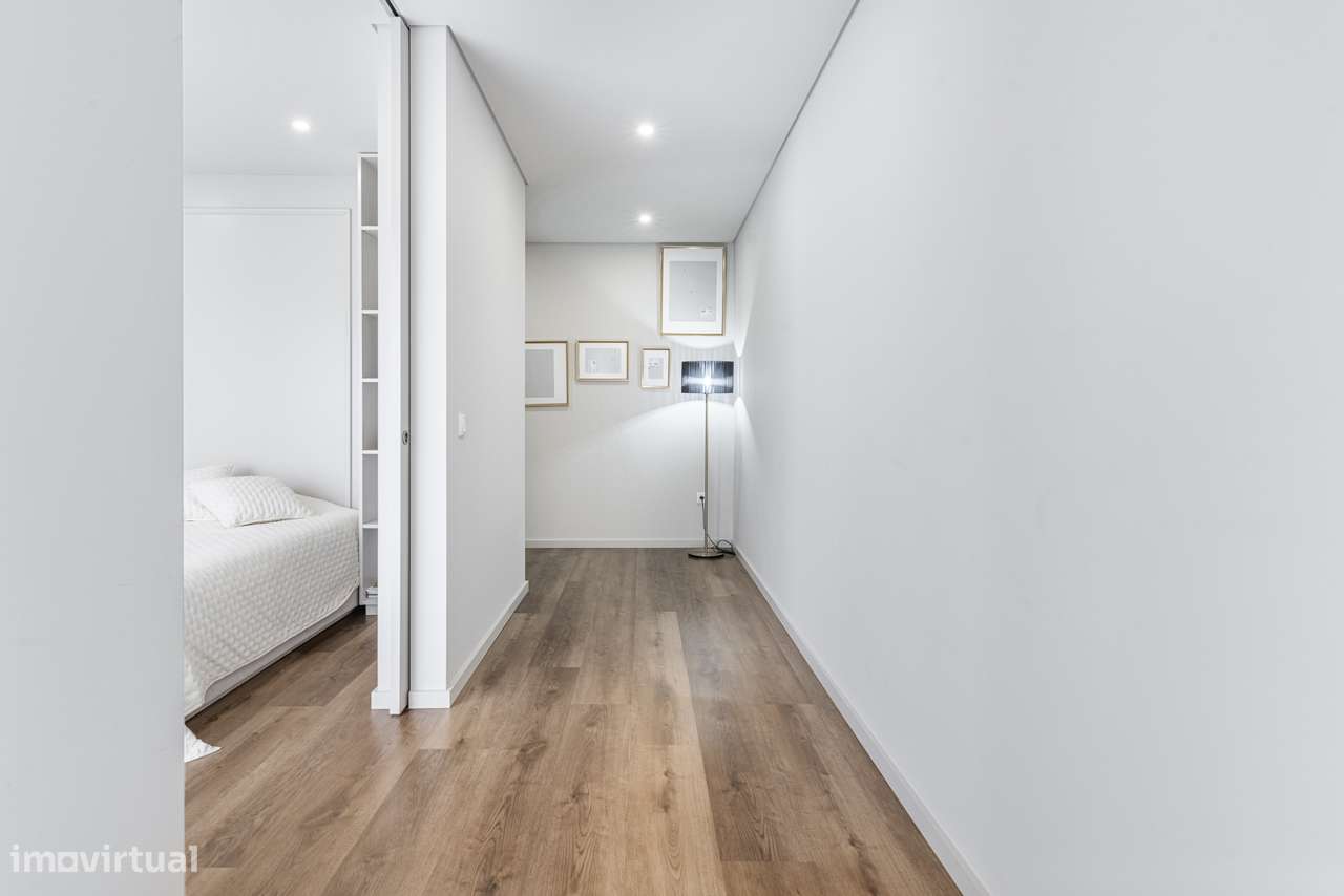 Moradia de Arquitetura Contemporânea com Piscina | Fafe-12