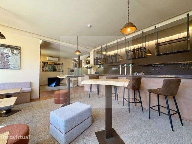 Trespasse / Arrendamento de Restaurante Moderno com Forno a Lenha em S-6