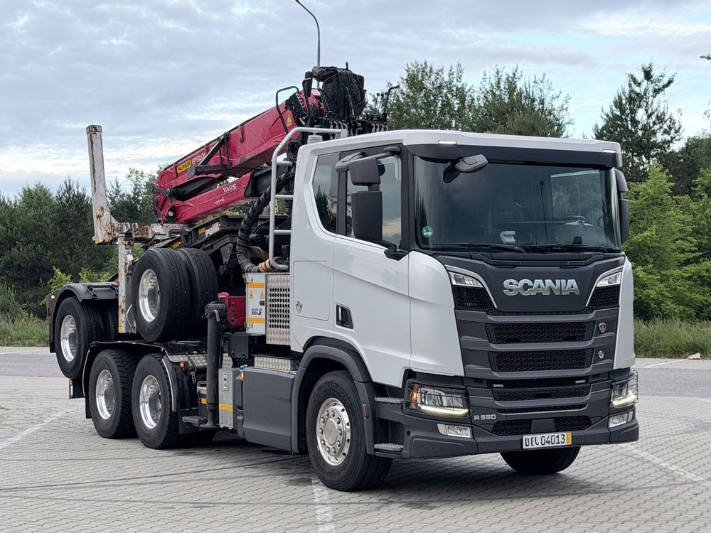 Scania 590r v8 z palfinger s270l z niemiec od właściciela 2021/22 perfekcyjny stan do drewna drzewa dłużyce z wózkiem doll 6x4 aso scania kontrakt 2021