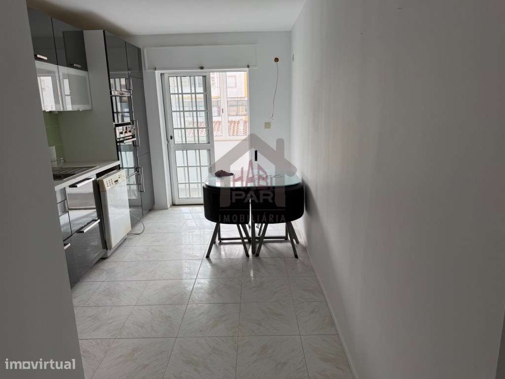 Excelente T2+1 Na Urbanização do Brejo - Grande imagem: 3/34