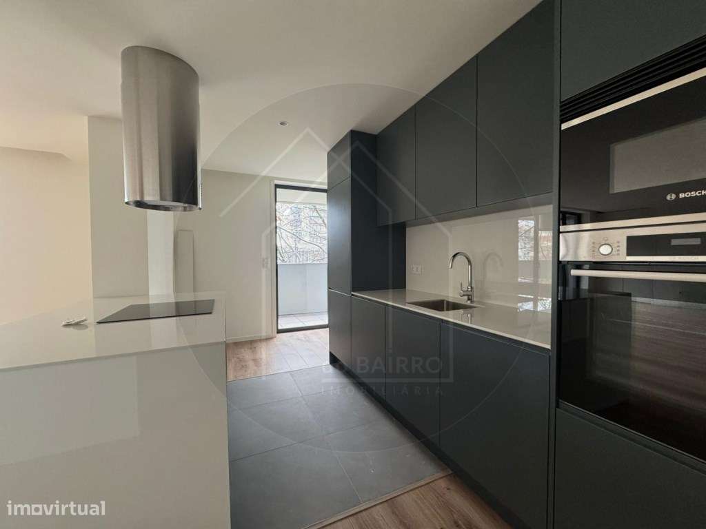 Apartamento T2 Terraço, garagem e arrumo, Avª Fernão Magalhães, Porto - Grande imagem: 4/21