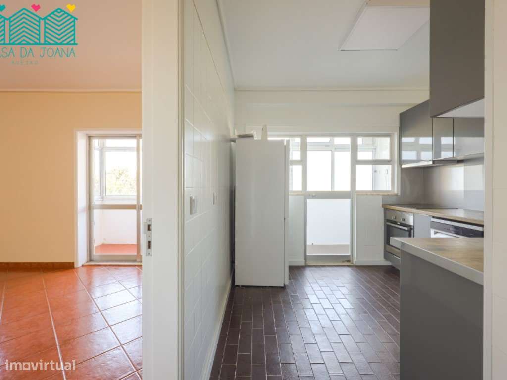 Apartamento T3 com Garagem Fechada em Esgueira - Grande imagem: 5/32