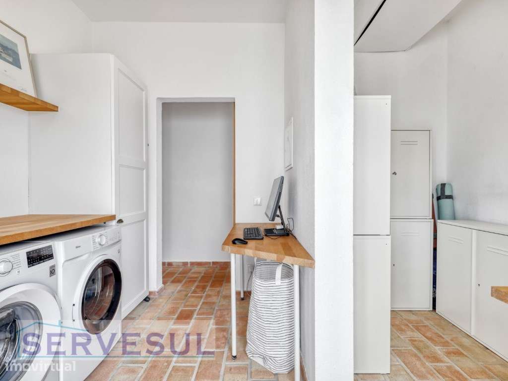 Charmosa Moradia Familiar T3+1 no Campo, inserida num generoso terr...-25