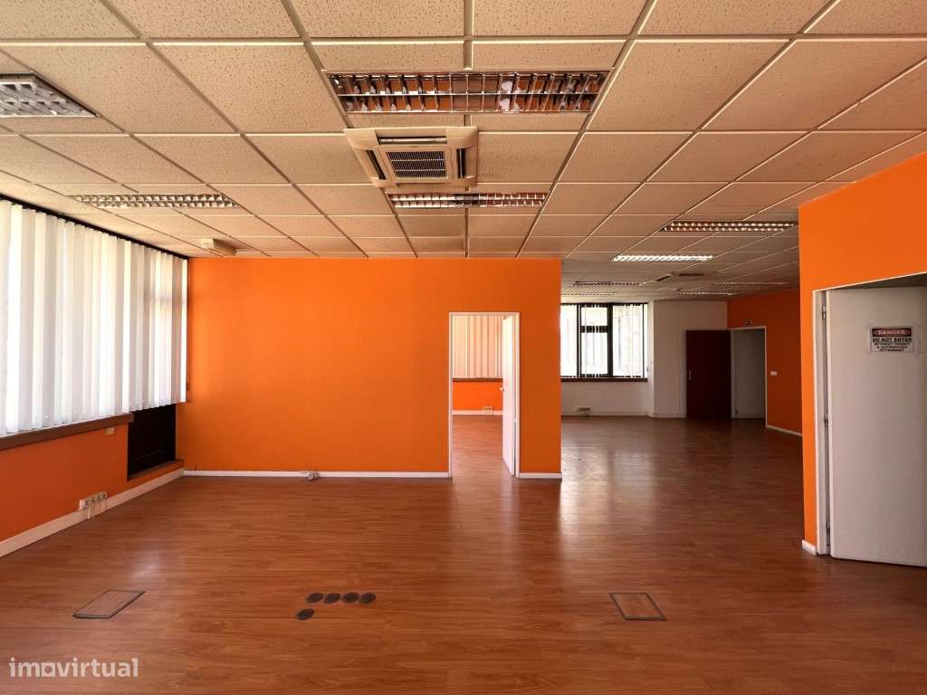 Escritório em Alfragide com 495 m2 - Financiamento até 100% - Grande imagem: 3/16