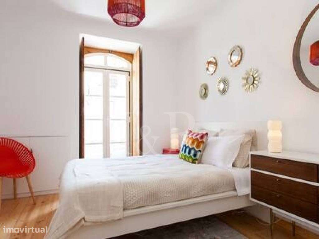 Apartamento T3 renovado e com muita luz na Baixa de Lisboa - Grande imagem: 2/17