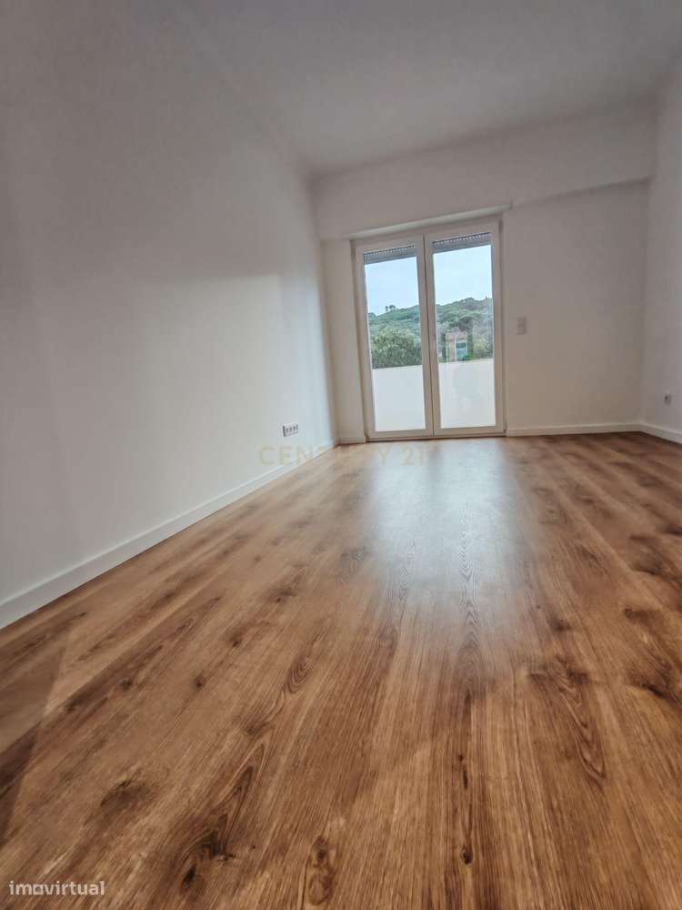 Apartamento T3 Totalmente Remodelado, São Domingos de Benfica.-1