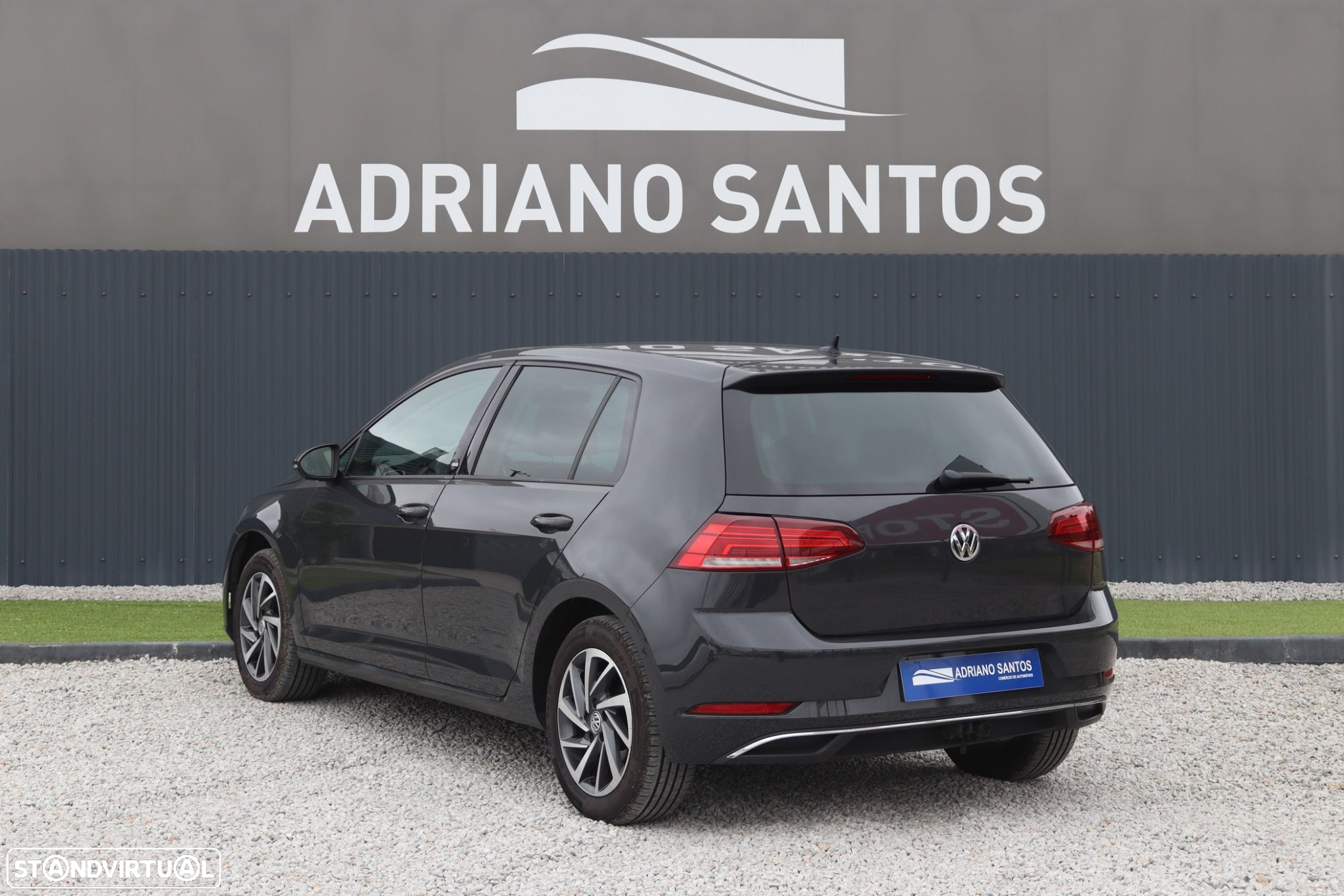 VW Golf 1.6 TDI Confortline DSG - 4