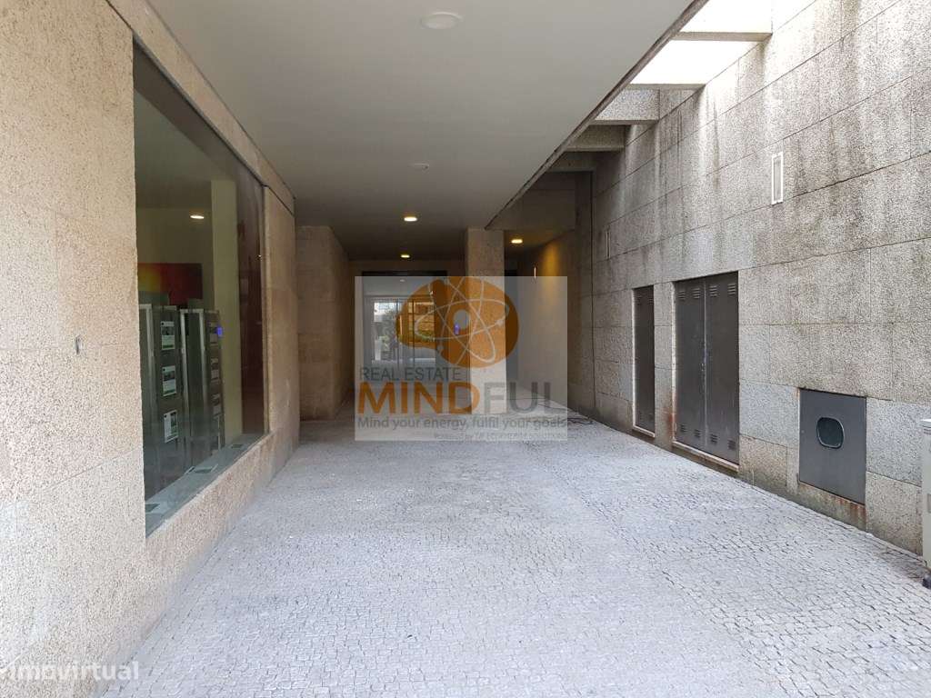 Para Investidores! Venda de Loja Renovada Arrendada por 10 anos, r/...-16