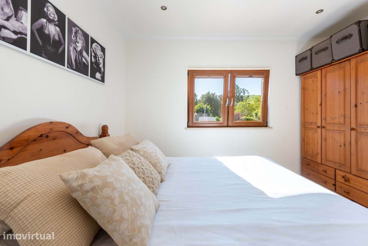 Casa tradicional reformada com grande jardim em Budens-10