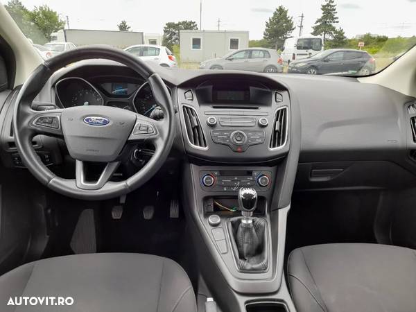 Ford Focus 1.0 EcoBoost Trend - 10