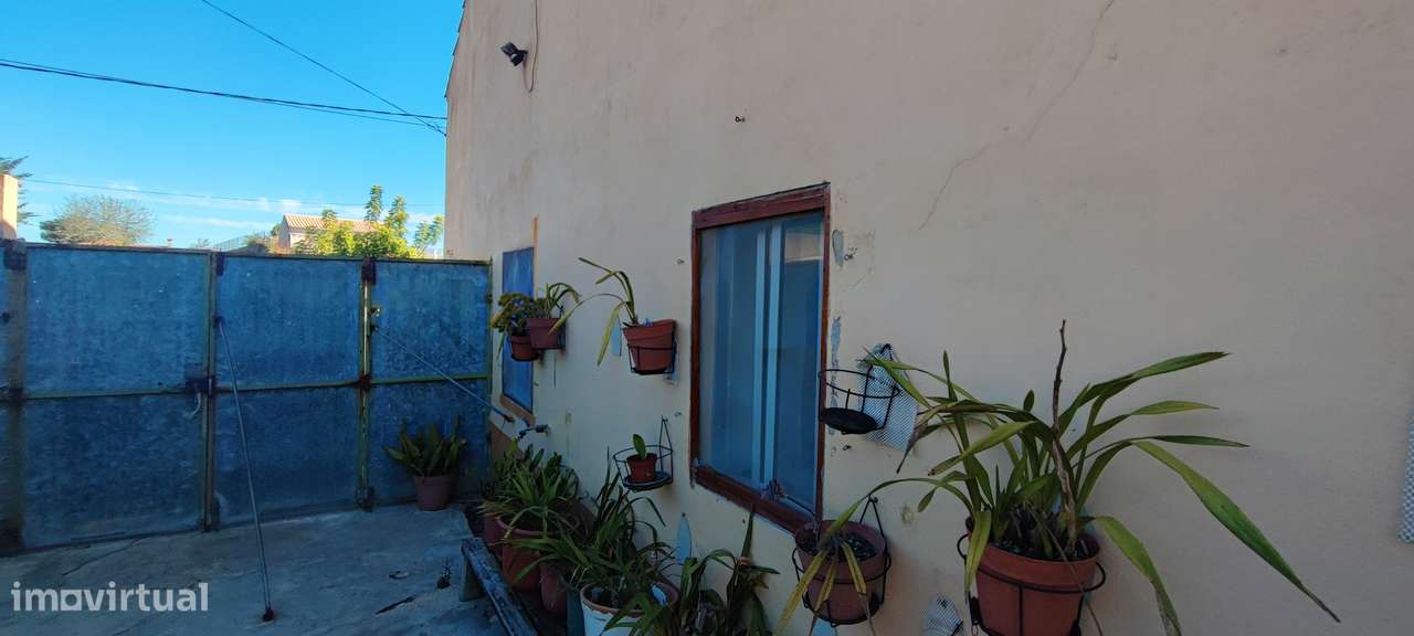 Casa de Habitação com Grande Terreno a 9 minutos da Figueira-22