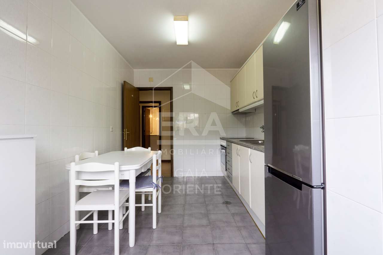 Apartamento T1 com Terraço no Último Piso, em Pedroso - Grande imagem: 3/40