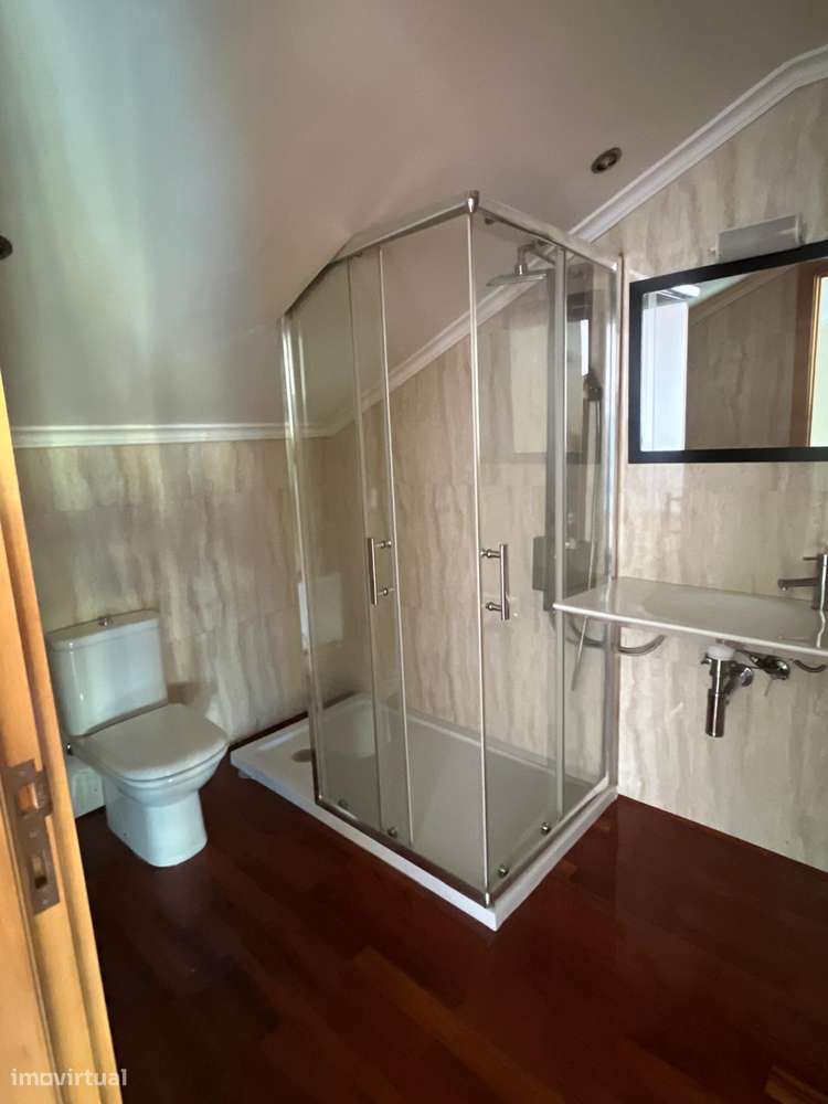 Geminada com piscina, garagem e terraço em Canidelo-22