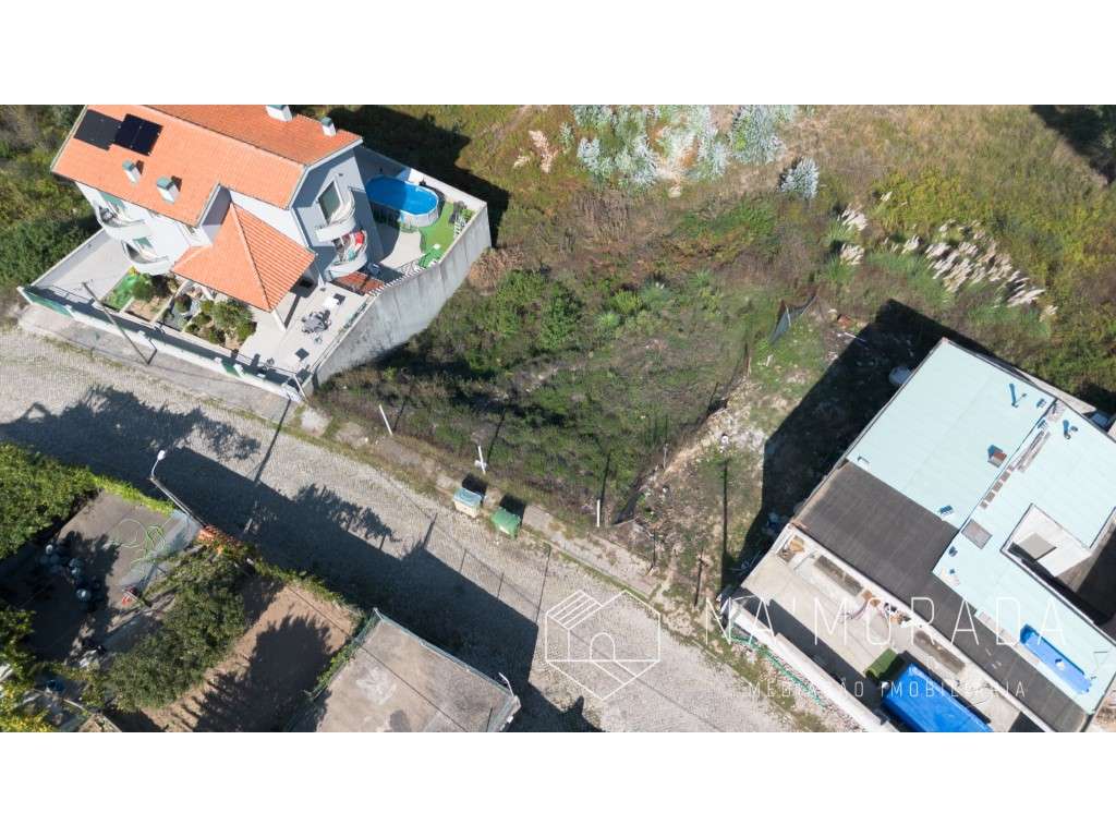 Terreno urbano para construção moradia de Cave + R/C + 1º - Grande imagem: 5/23