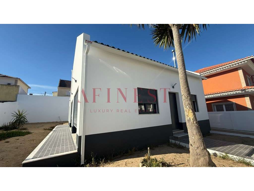 MORADIA T3 TOTALMENTE REMODELADA NA CHARNECA CAPARICA - Grande imagem: 4/38