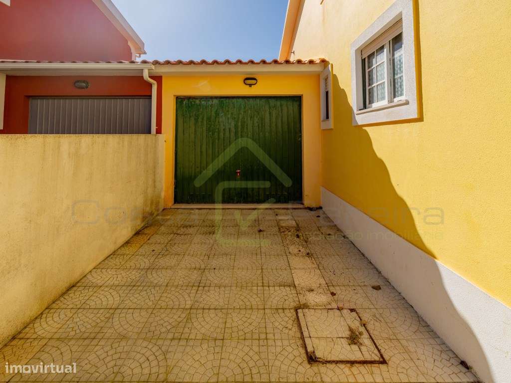 Moradia T2+2 com piscina e vista Mar-27