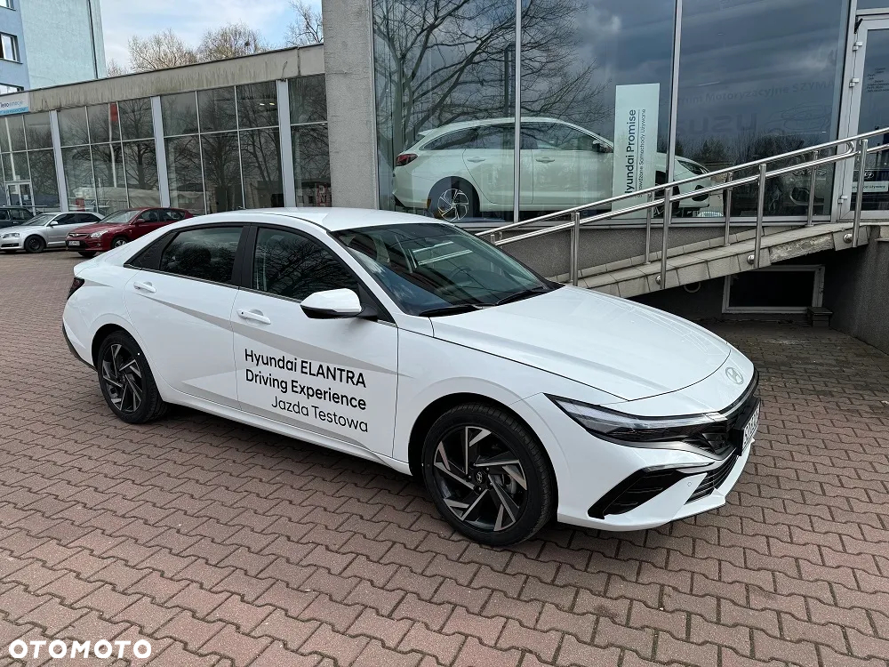 Hyundai Elantra 1.6 Executive CVT - 8