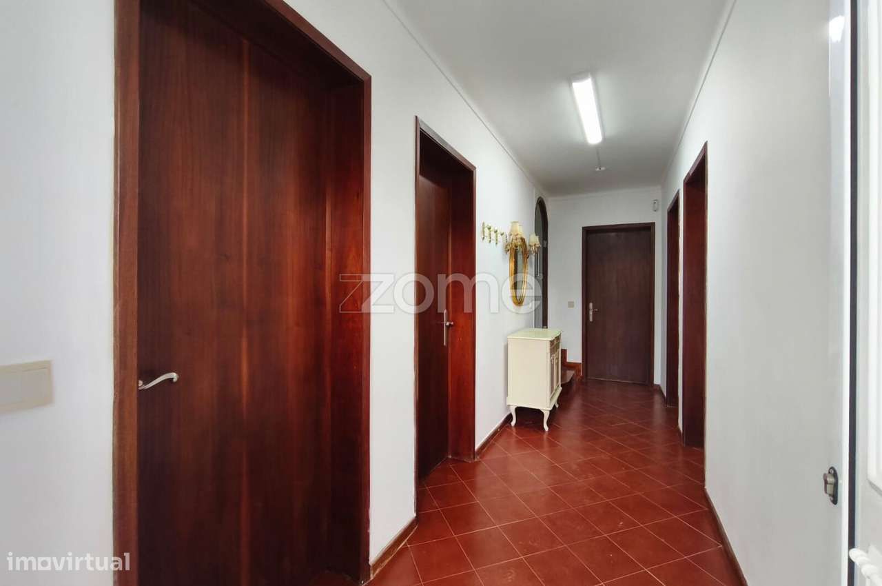 Moradia T2+1 com sótão aproveitado e vista mar - Pico da Pedra - Grande imagem: 2/27