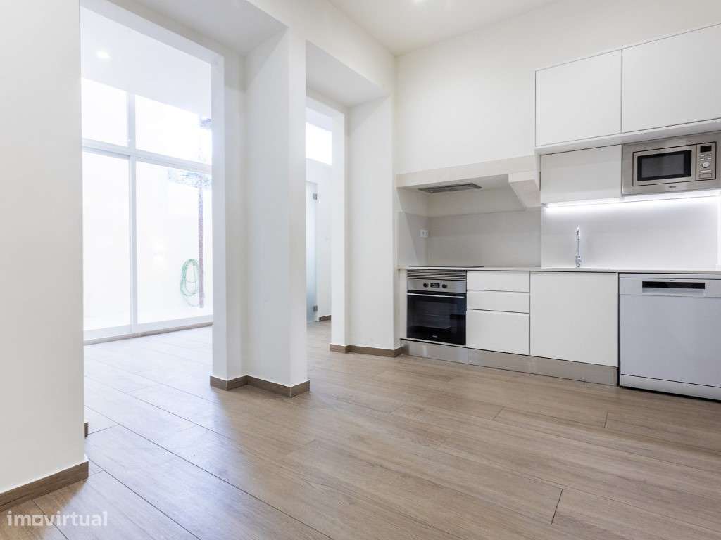 T2 Totalmente Renovado com Terraço Privativo na Penha de França - Grande imagem: 3/30