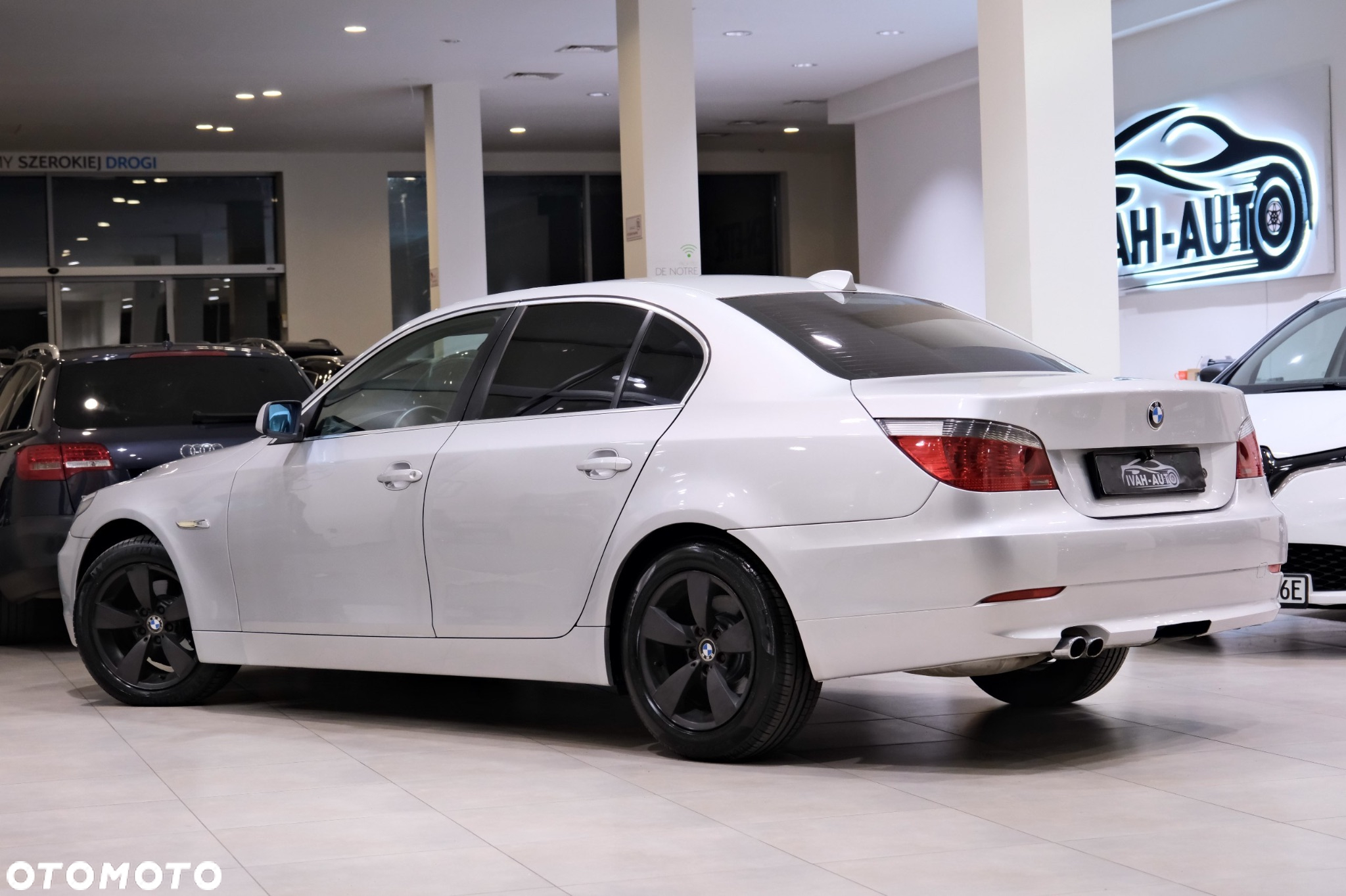 BMW Seria 5 520i - 10