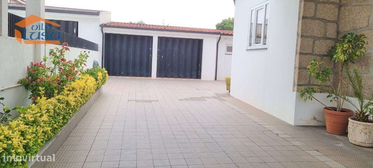 Moradia T6, com 3 frentes no centro de Valongo. - Grande imagem: 2/15