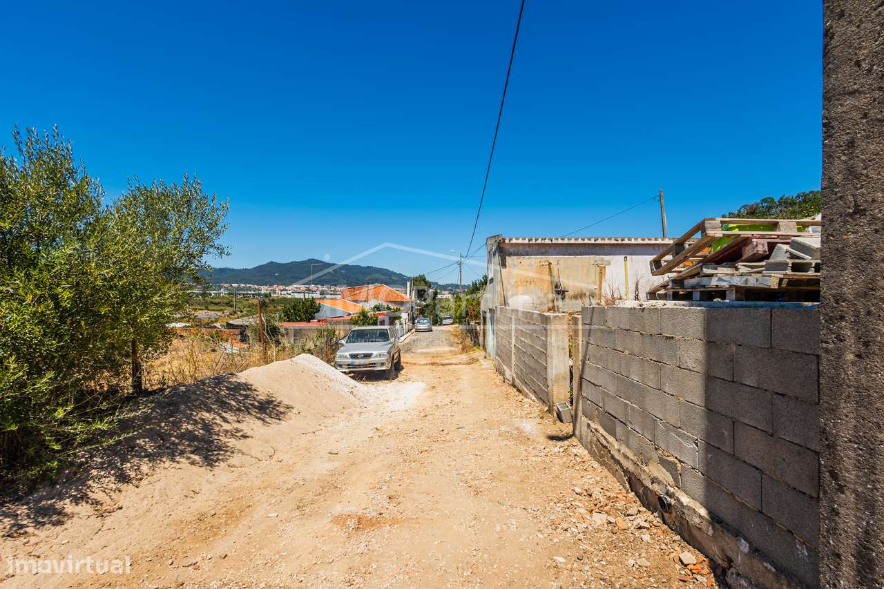 Manique de Cima | Prédio Urbano 255,5 m² | AUGI | Investimento-17