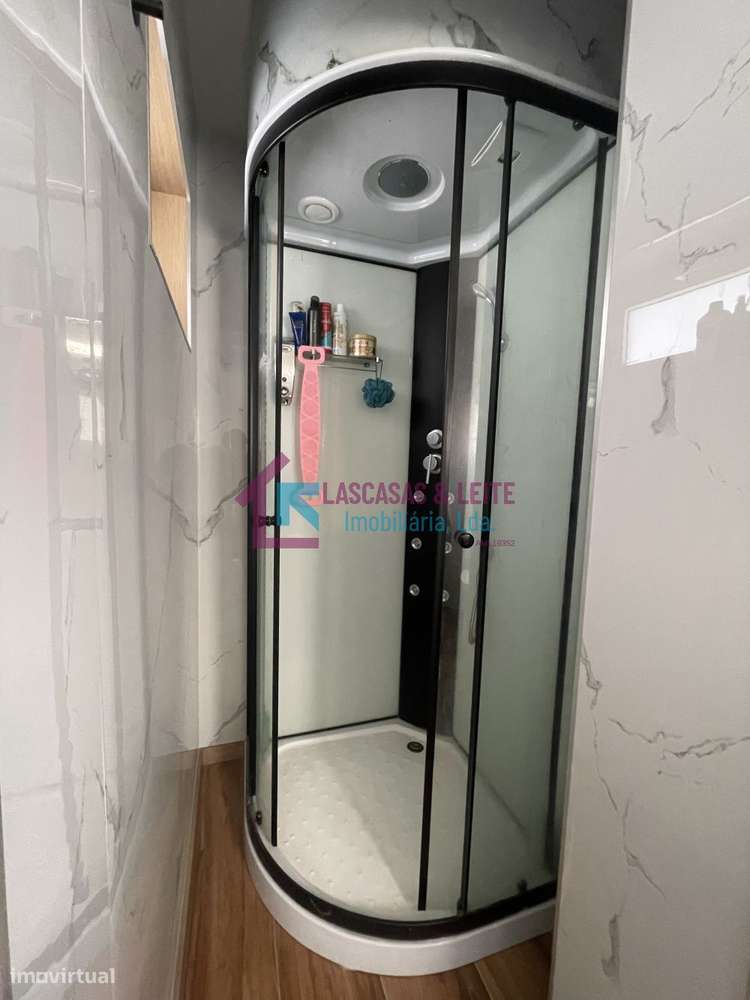 Moradia Bifamiliar T1+T3, Freixo-9