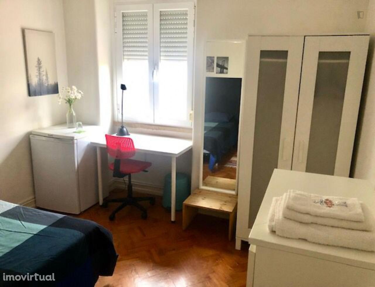 527742 - Quarto com cama de casal em apartamento com 3 quartos