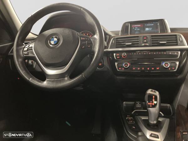 BMW 330 e iPerformance Line Luxury - 12