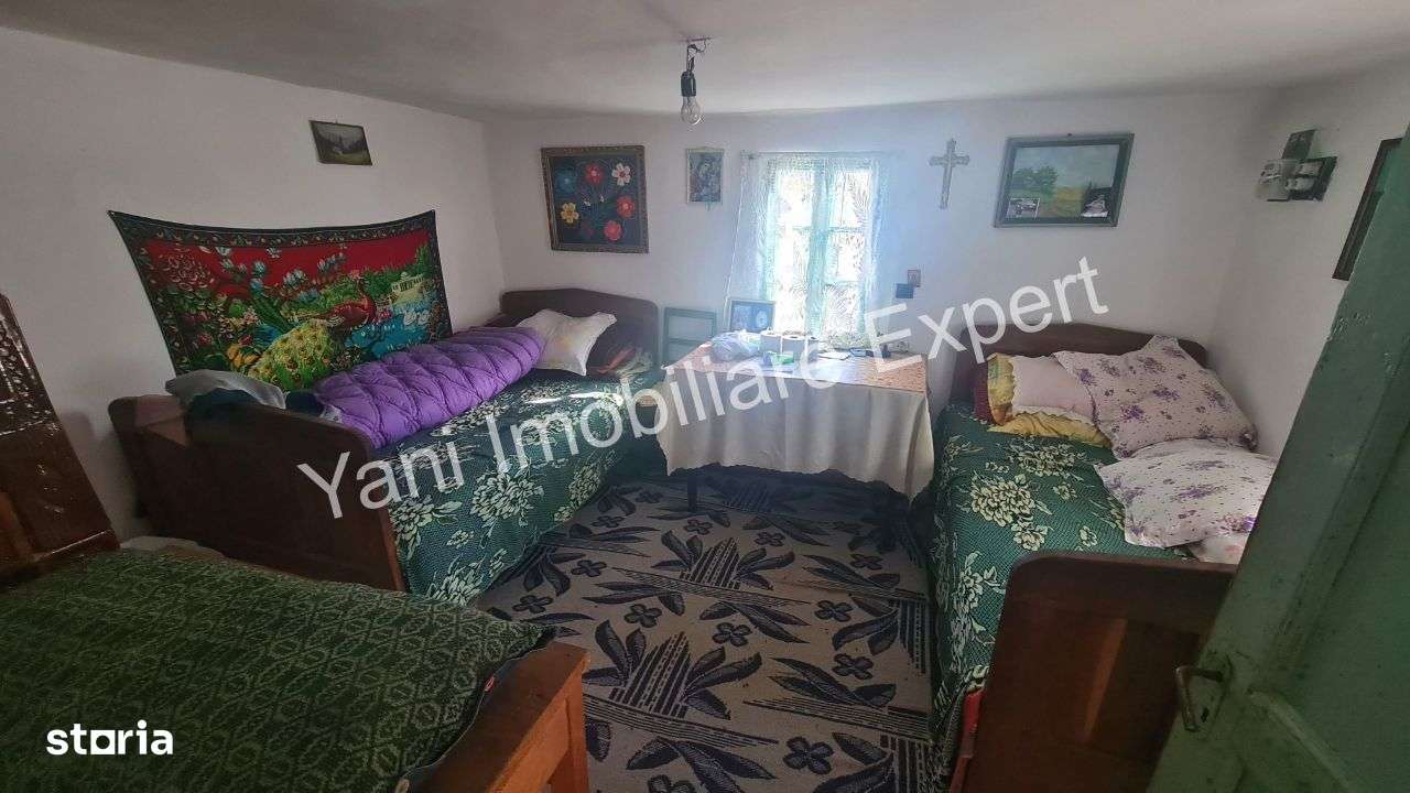Casă bătrânească +  10.076 mp teren de vânzare. - Imagine principală: 4/20