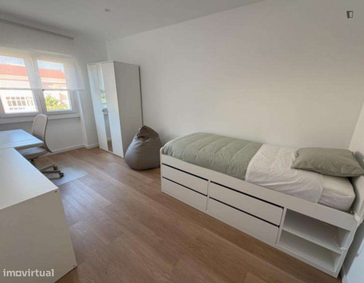 Quarto - localizado em Amadora Lisbon - Grande imagem: 4/10