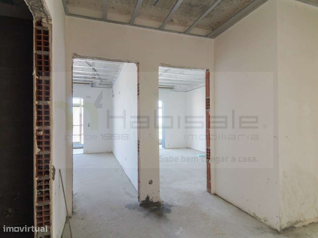 Apartamento T3 com boas áreas e garagem | Paradela, Santo António d...-10