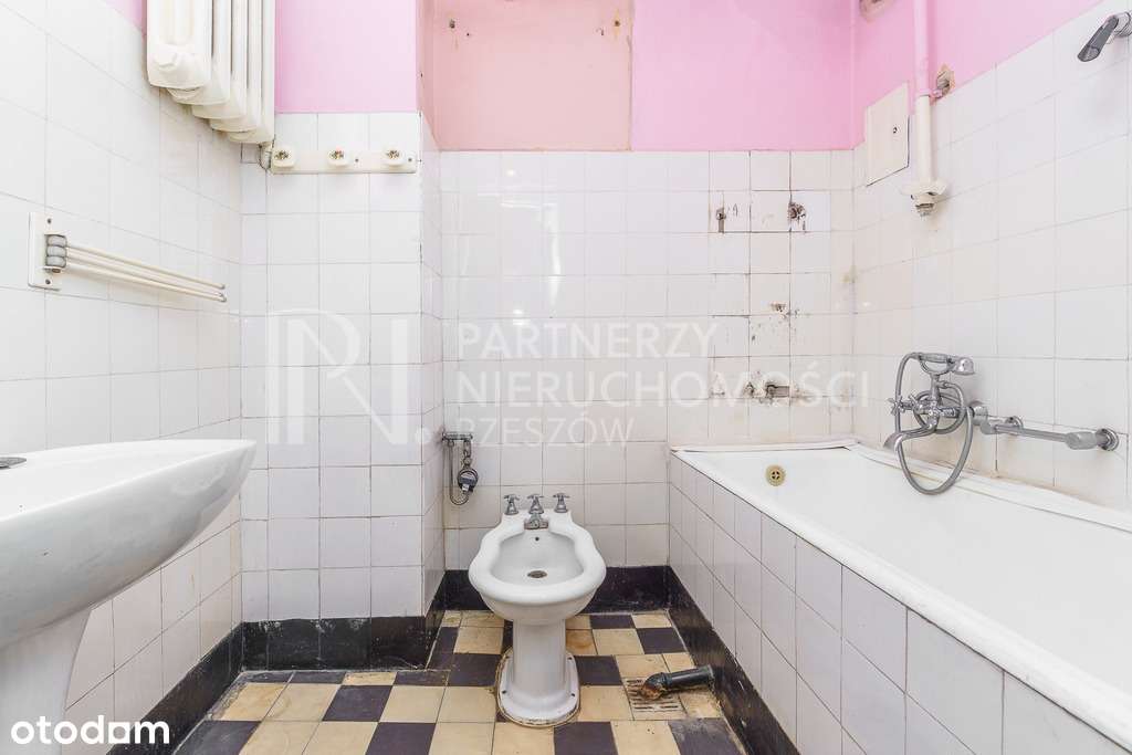 3 Pokoje w Sercu Rzeszowa - Ogromny potencjał !-11